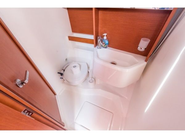 Beneteau Oceanis 51.1 | Mythodea