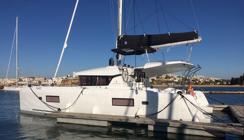 Lagoon 42 | Mares