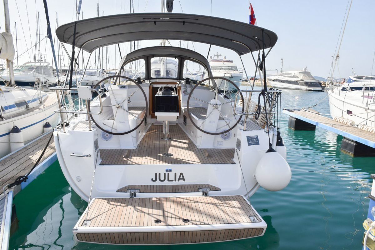 Bavaria Cruiser 37 | Julia 1