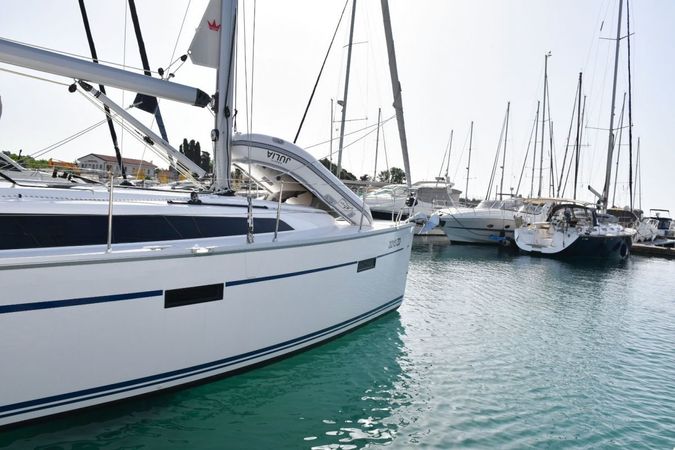 Bavaria Cruiser 37 | Julia 1