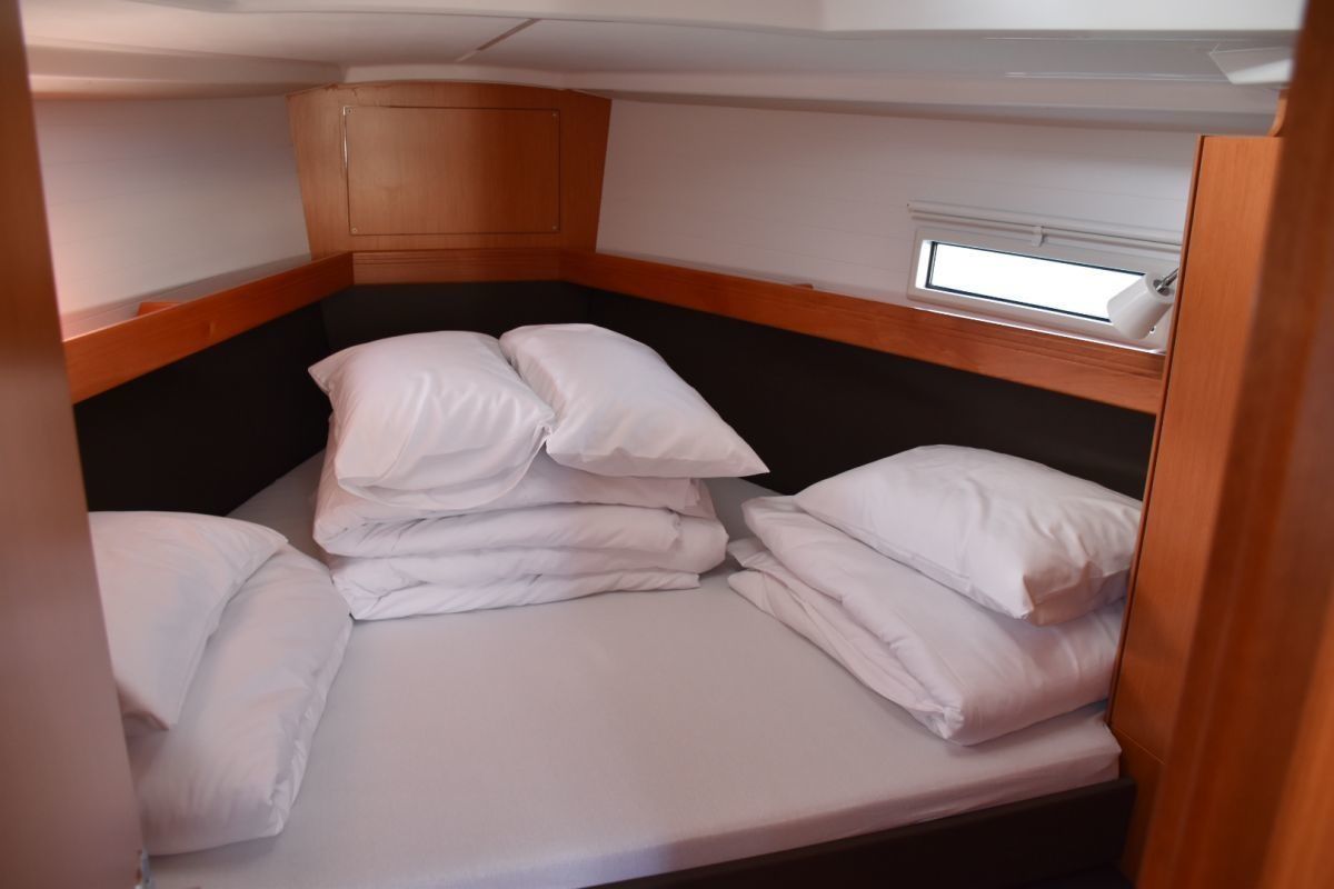 Bavaria Cruiser 37 | Julia 1