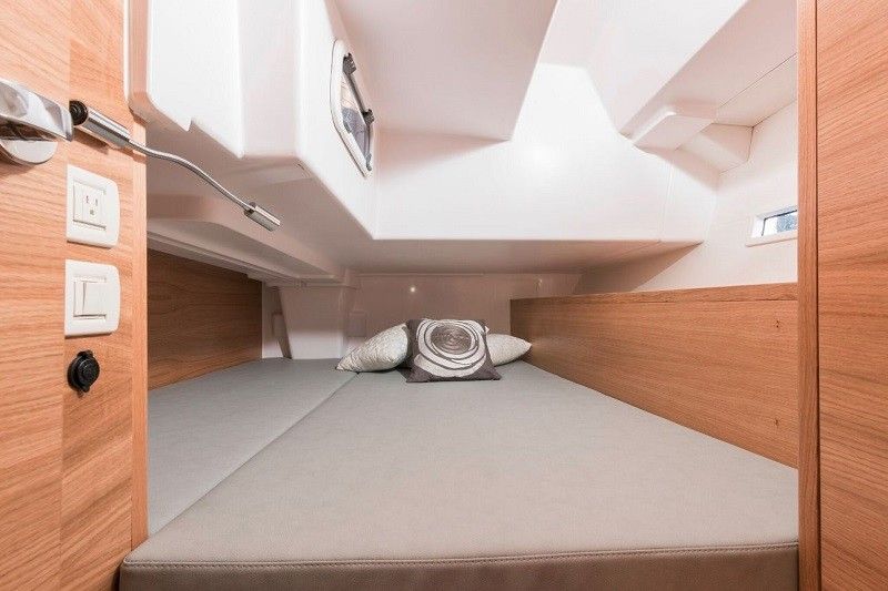 Salona 380 | Navis Celere