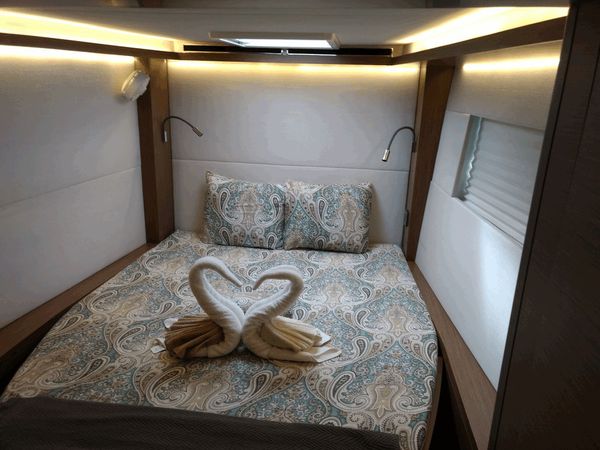 Lagoon 50 | Out of the Blue