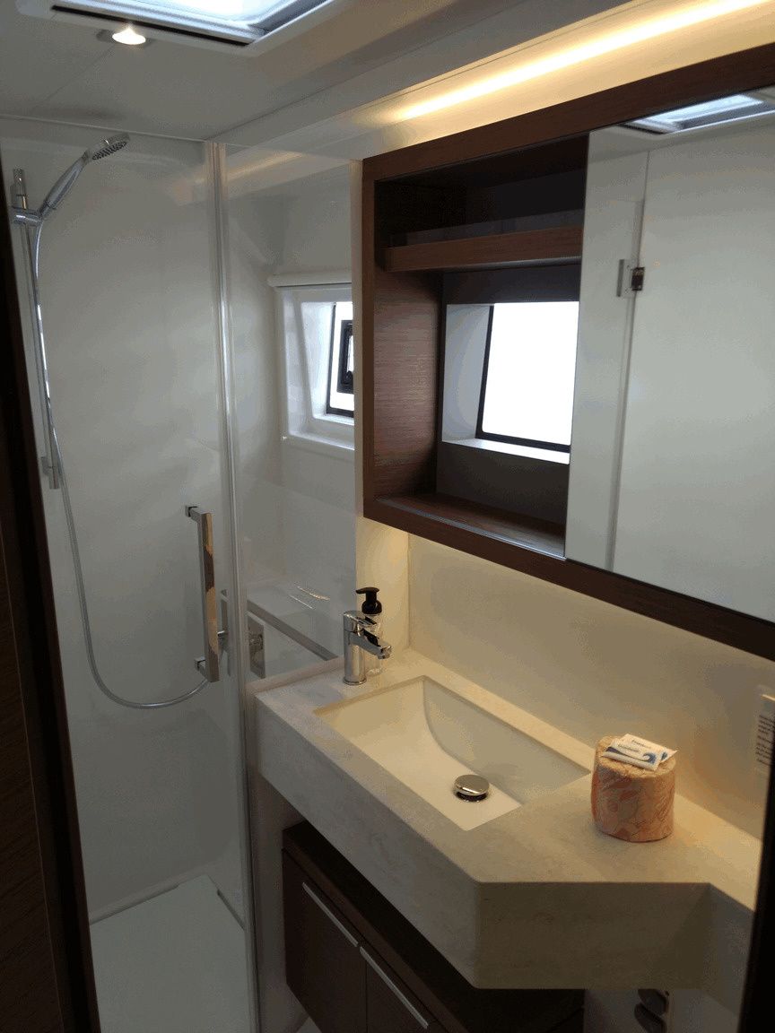 Lagoon 50 | Out of the Blue