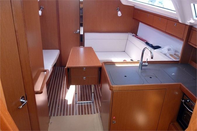 Bavaria Cruiser 37 | Alena