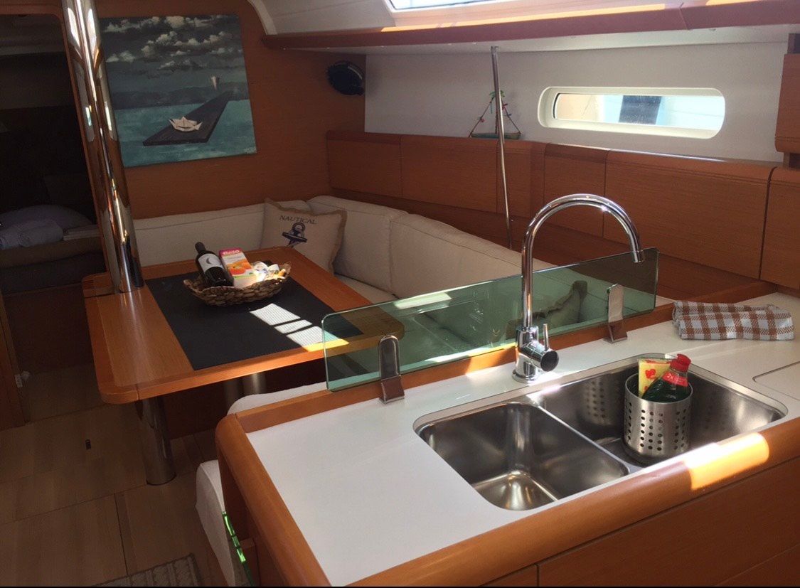 Jeanneau Sun Odyssey 389 | Agios Georgios