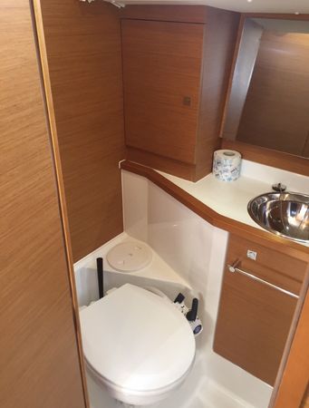 Jeanneau Sun Odyssey 389 | Agios Georgios