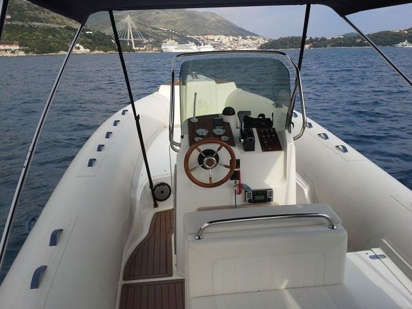 Capelli Tempest 770 | Polaris