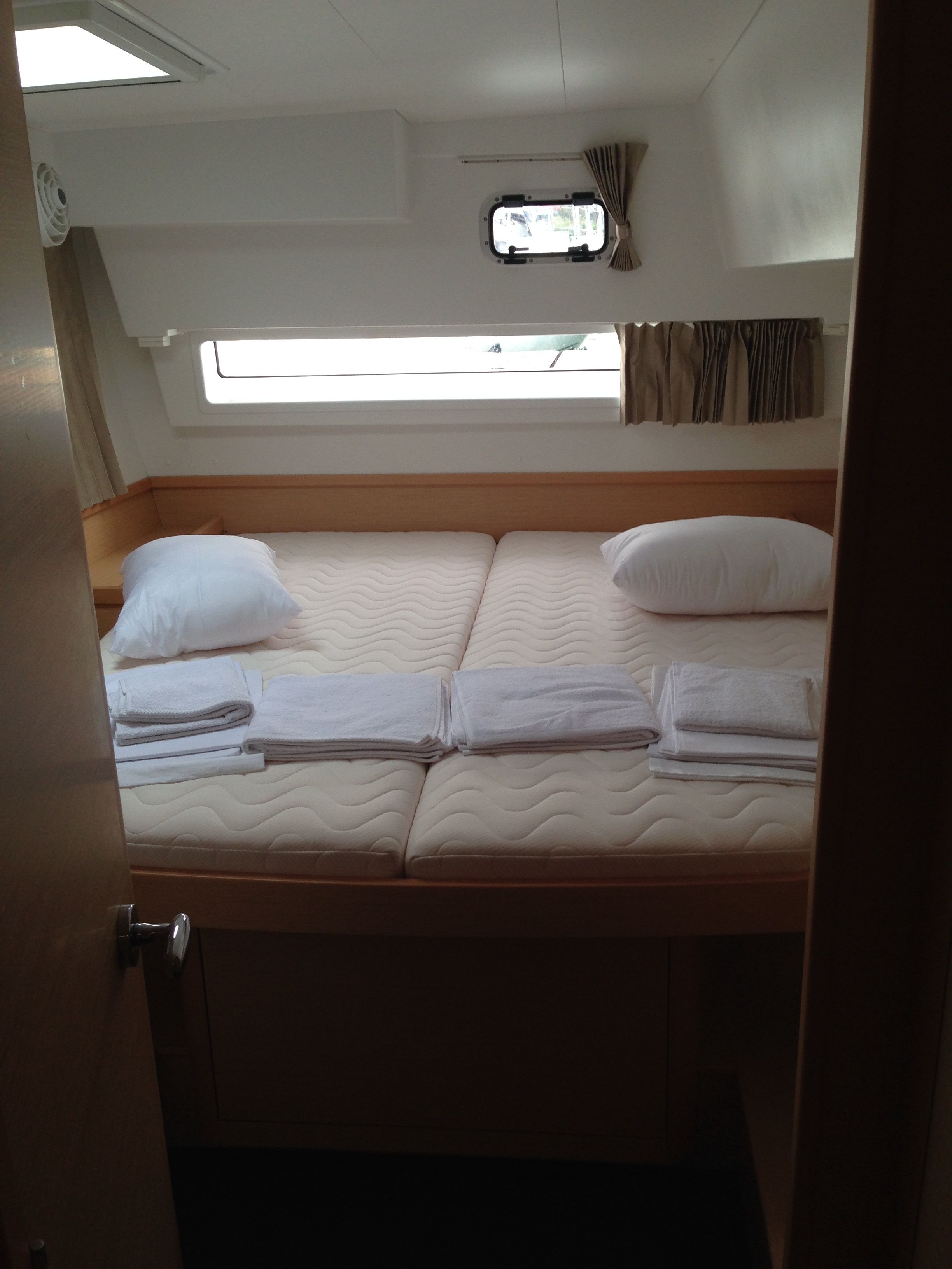 Lagoon 42 | Aeolian Breeze