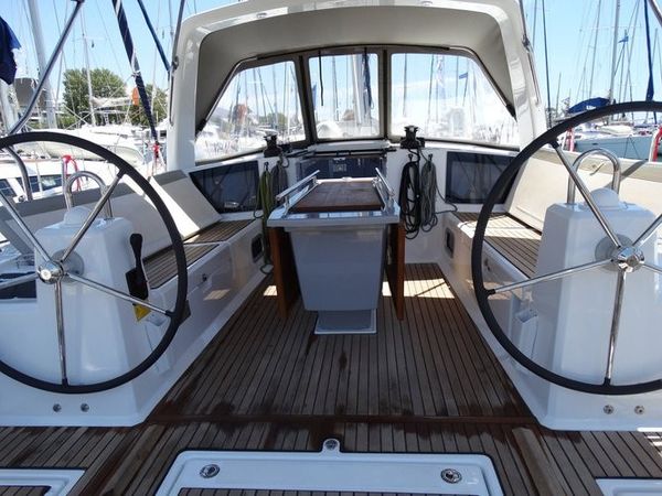 Beneteau Oceanis 41.1 | Friends