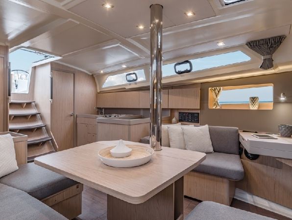 Beneteau Oceanis 41.1 | Friends
