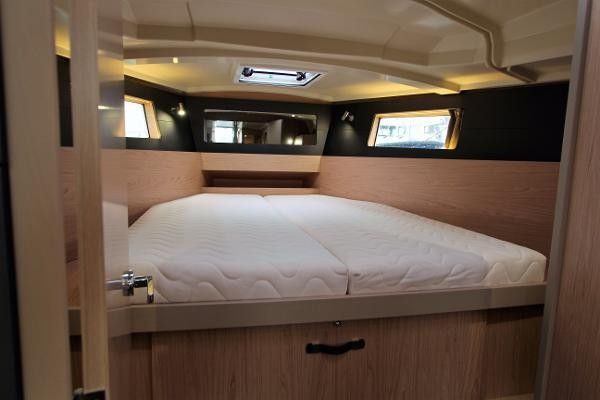 Beneteau Oceanis 41.1 | Friends
