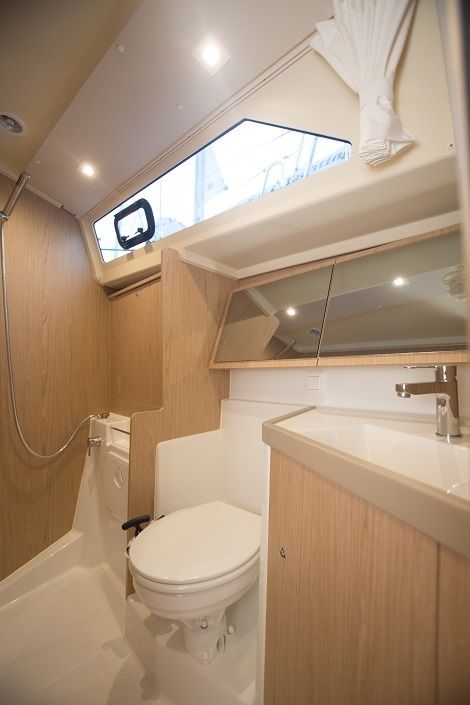 Beneteau Oceanis 41.1 | Friends