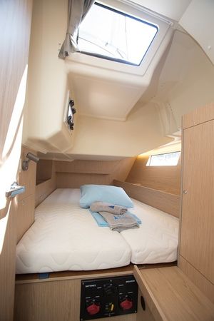 Beneteau Oceanis 41.1 | Friends