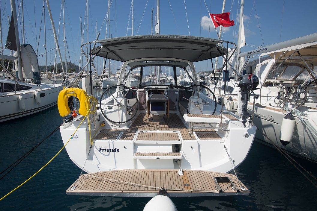 Beneteau Oceanis 41.1 | Friends