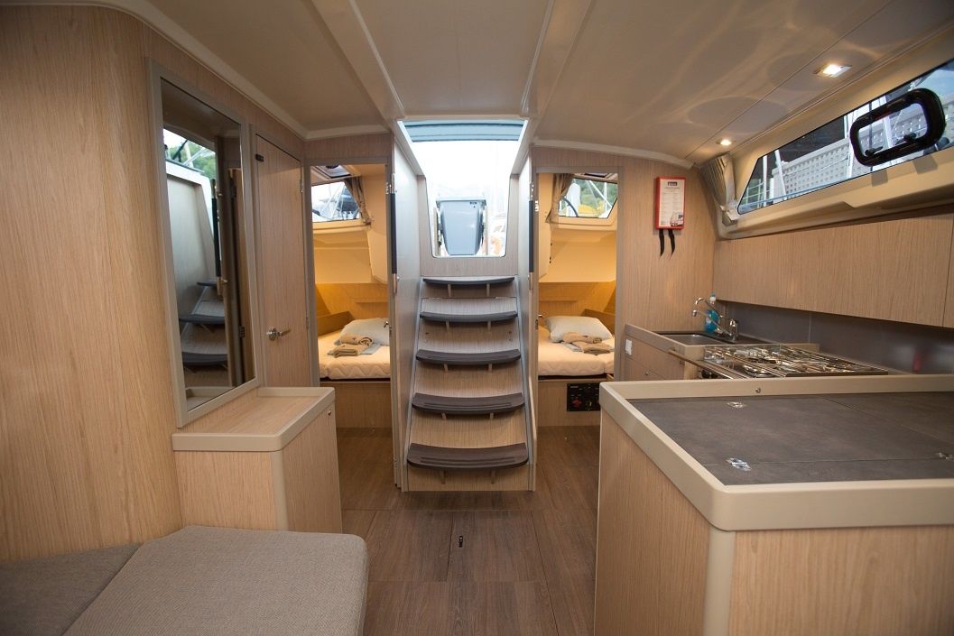 Beneteau Oceanis 41.1 | Friends
