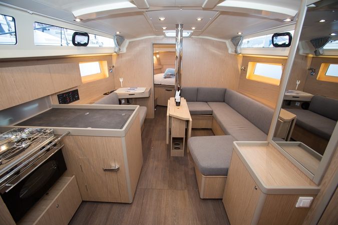 Beneteau Oceanis 41.1 | Friends