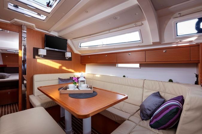 Bavaria Cruiser 41 | Nina