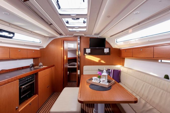 Bavaria Cruiser 41 | Nina