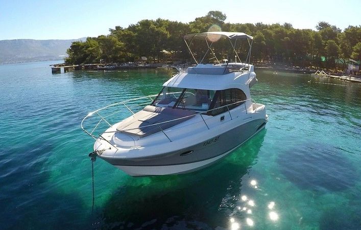 Beneteau Antares 30 | Lumar Seamotion