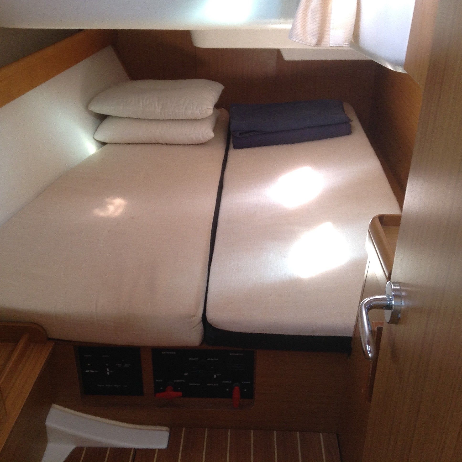 Jeanneau Sun Odyssey 42 i | Coral Sea