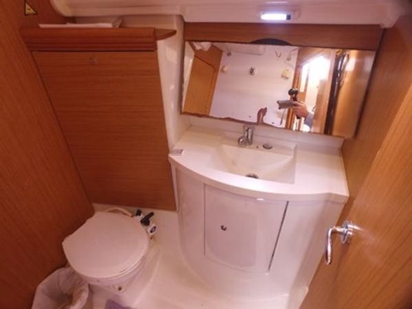 Jeanneau Sun Odyssey 42 i | Coral Sea