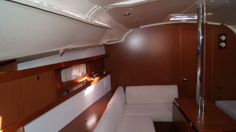 Beneteau Oceanis 37 | Julie