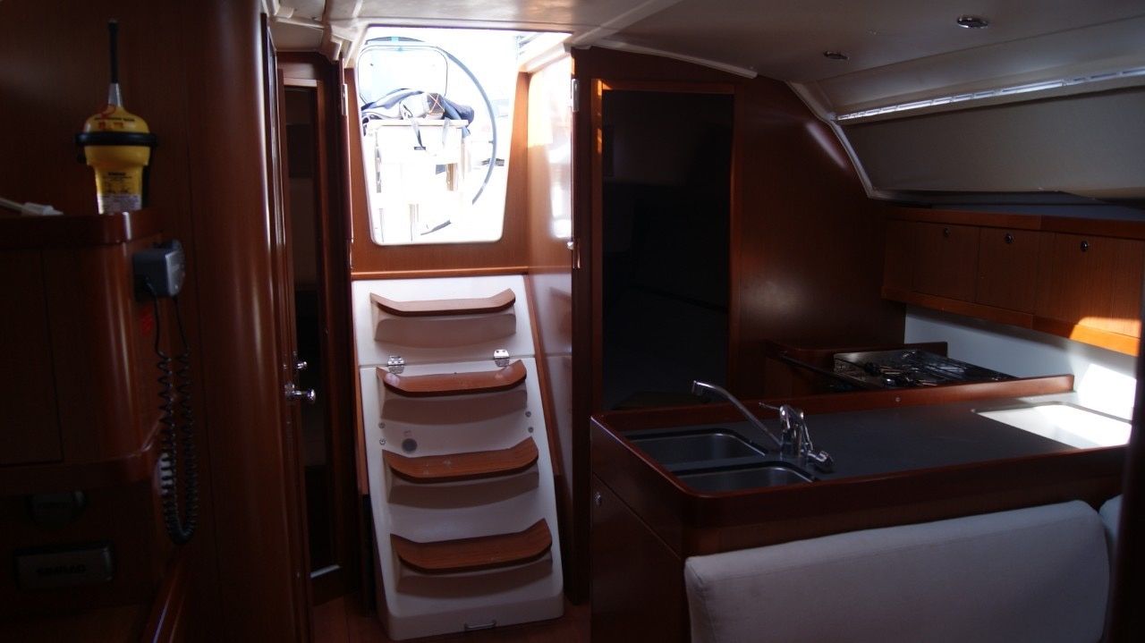 Beneteau Oceanis 37 | Julie