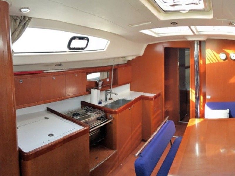 Beneteau Oceanis 43 | Whisper