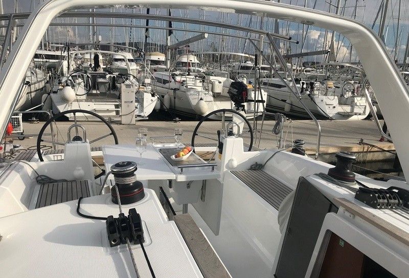 Beneteau Oceanis 38.1 | Baby Dory