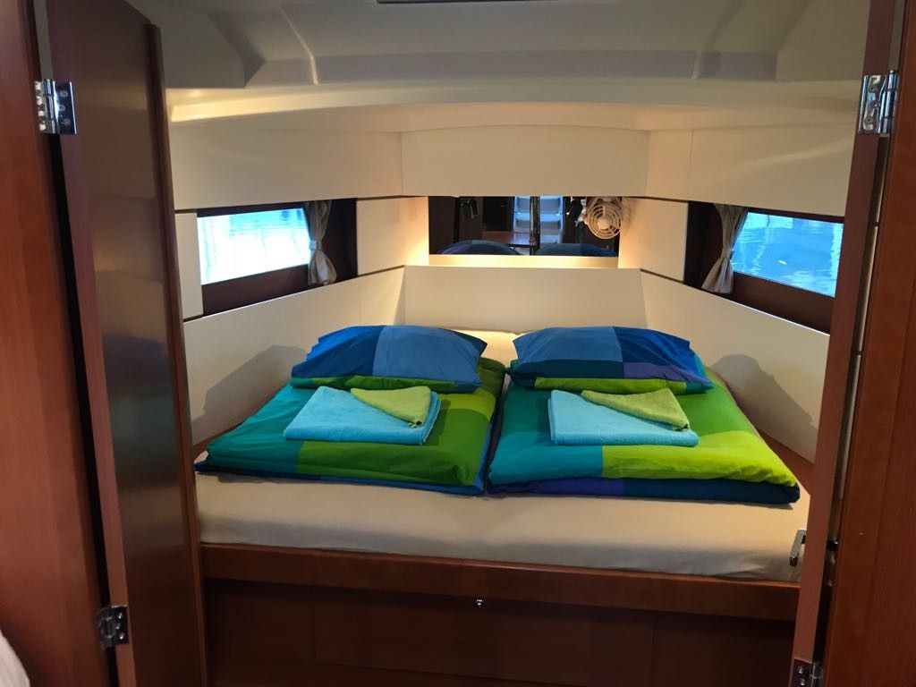 Beneteau Oceanis 38.1 | Baby Dory