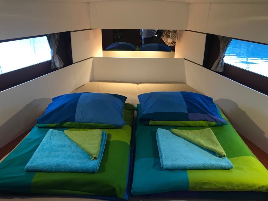 Beneteau Oceanis 38.1 | Baby Dory