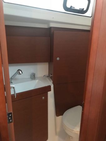 Beneteau Oceanis 38.1 | Baby Dory