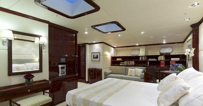 Sterling 113 | Allure