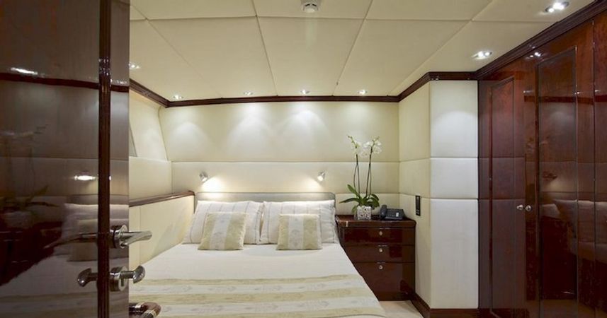 Sterling 113 | Allure