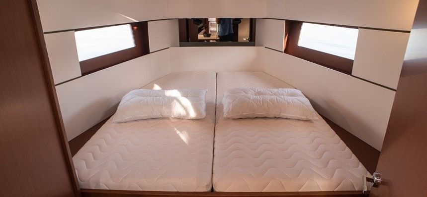 Beneteau Oceanis 38 | Sirina