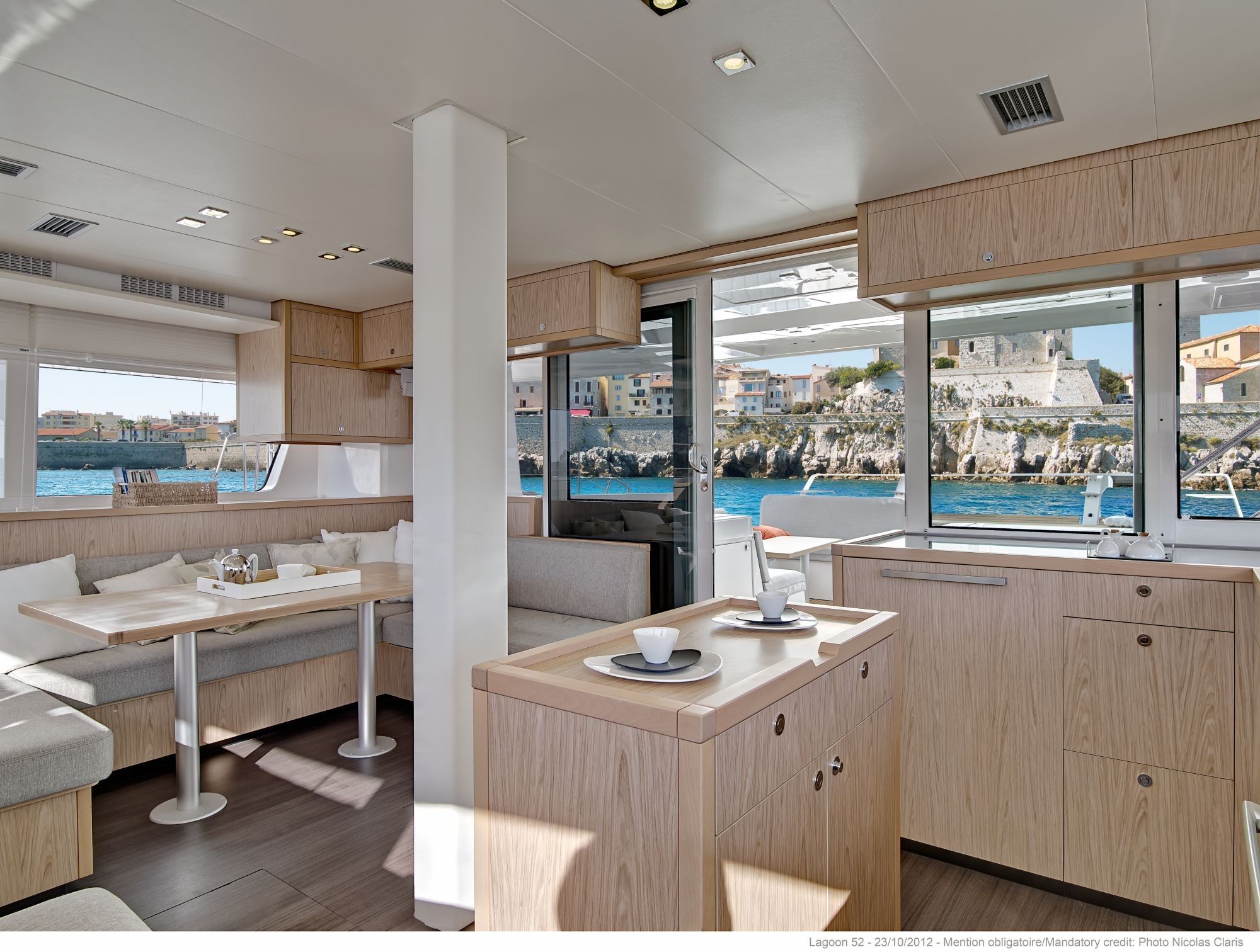 Lagoon 52 F | Borneo