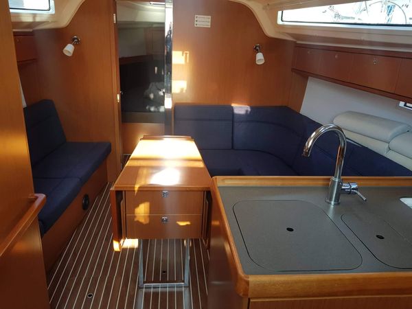 Bavaria Cruiser 37 | Nenemia
