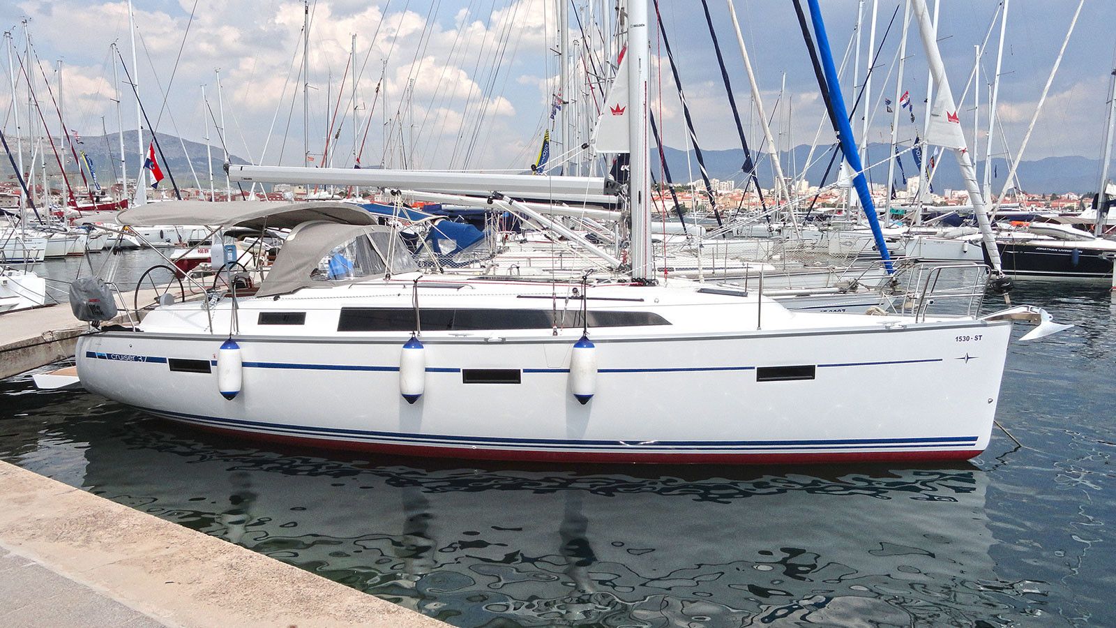 Bavaria Cruiser 37 | Lirica
