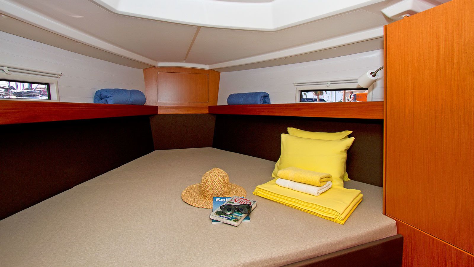 Bavaria Cruiser 37 | Lirica