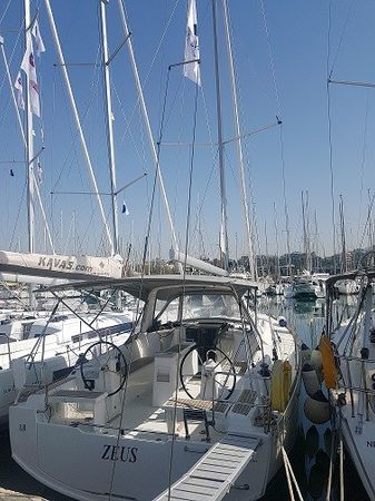 Beneteau Oceanis 38 | Zeus