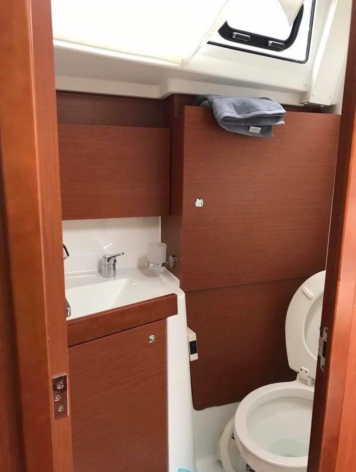 Beneteau Oceanis 38 | Zeus