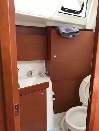 Beneteau Oceanis 38 | Zeus