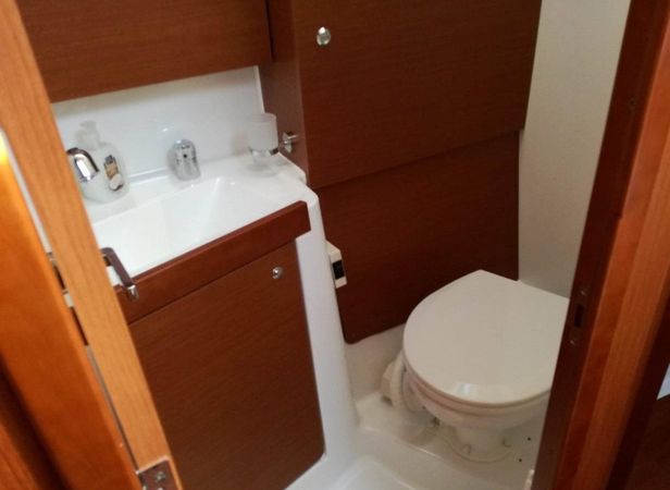 Beneteau Oceanis 38 | Zeus