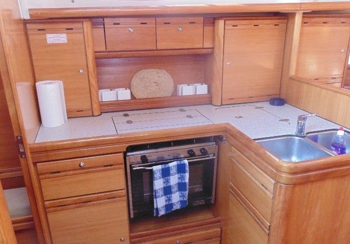 Bavaria Cruiser 37 | Big Blue Horizon