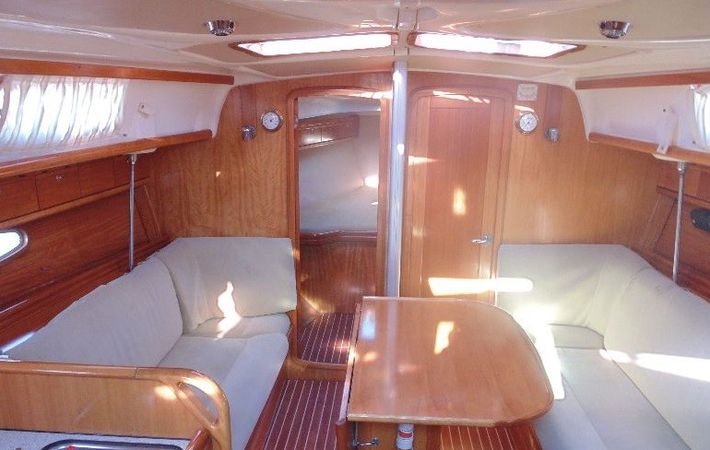 Bavaria Cruiser 37 | Big Blue Horizon