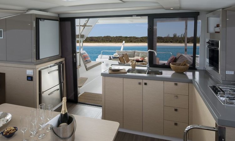 Fountaine Pajot Lucia 40 | Summer Sun