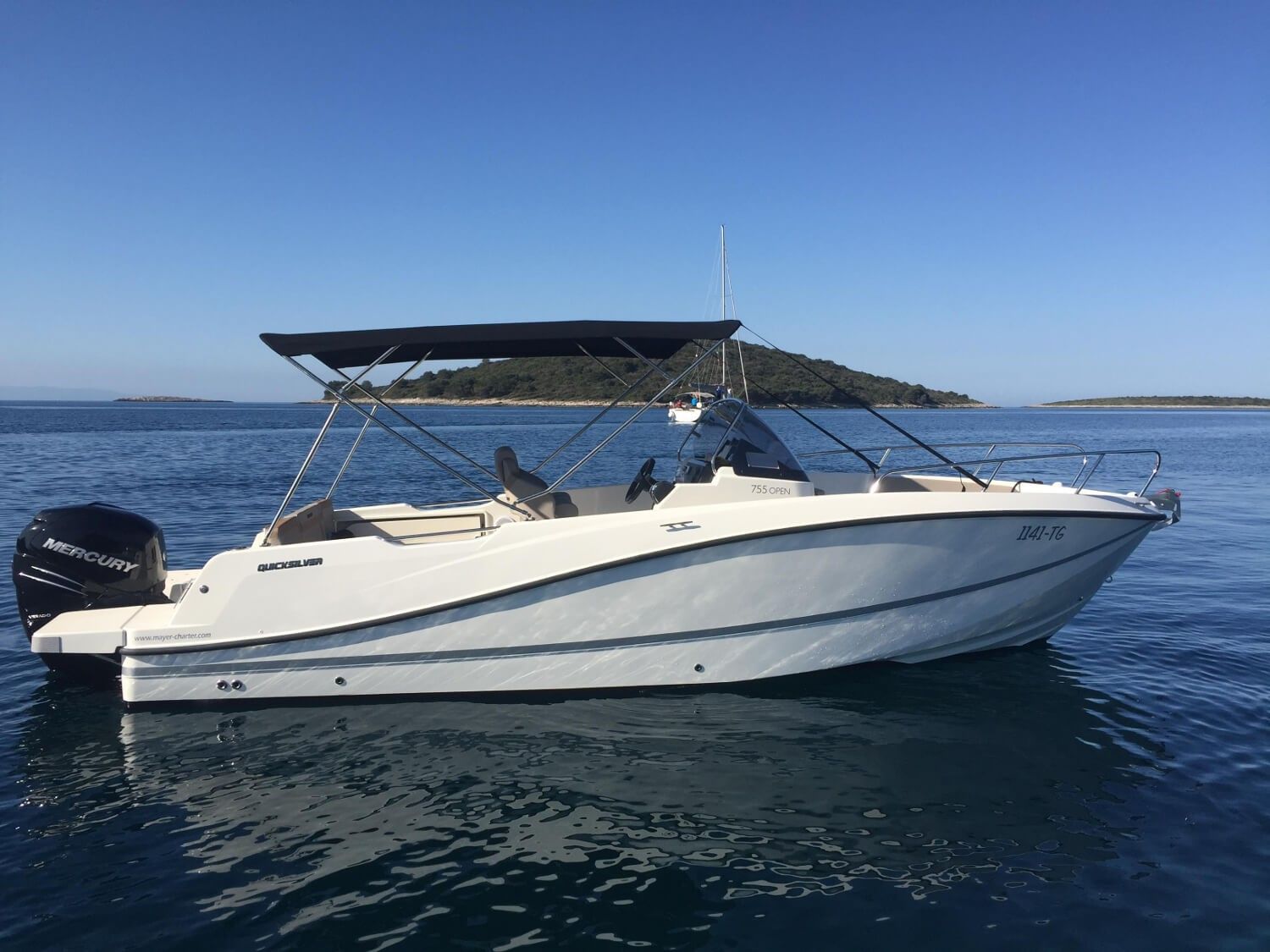 Quicksilver 755 | Open