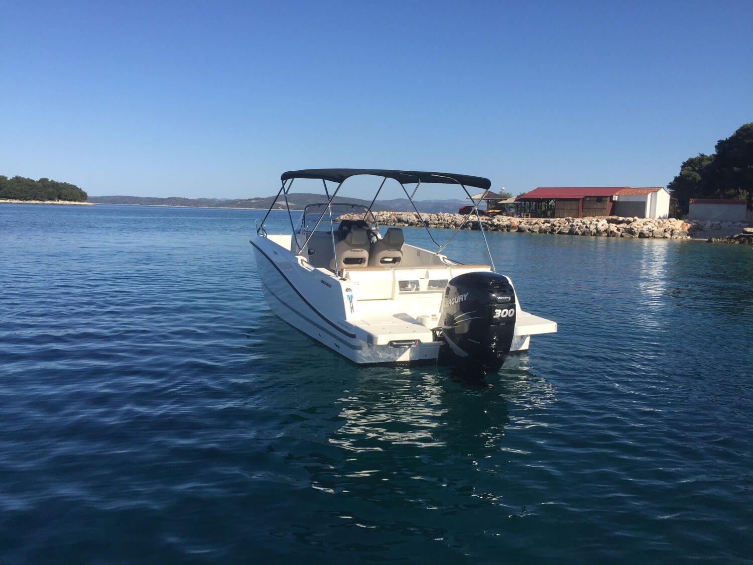 Quicksilver 755 | Open