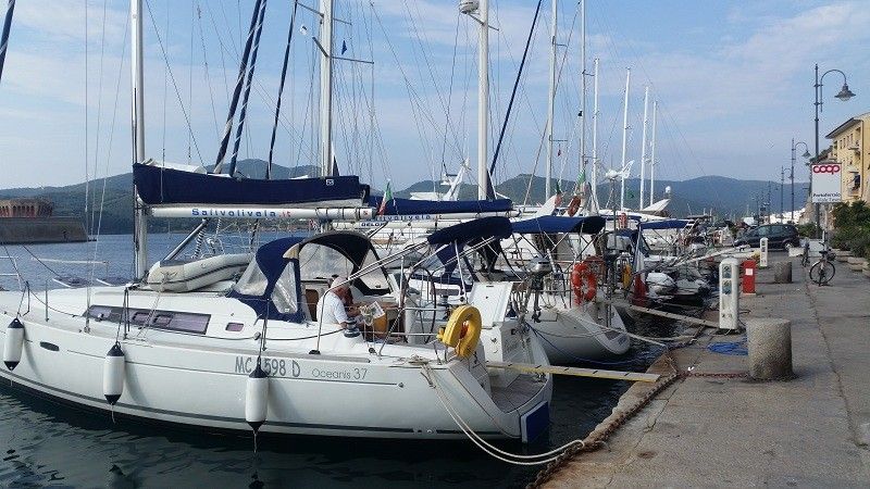 Beneteau Oceanis 37 | Romantica